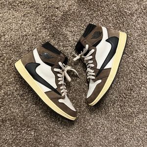 Travis Scott Jordan 1